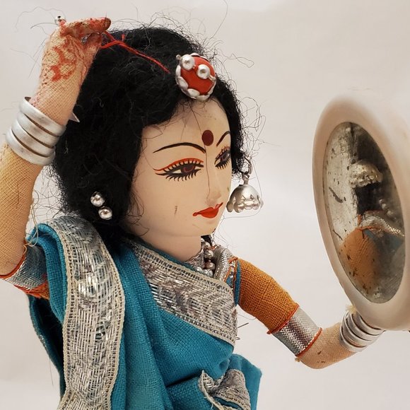 Traditional Rajasthan Woman Facing a Mirror on a Meadow - Picture 3 of 10